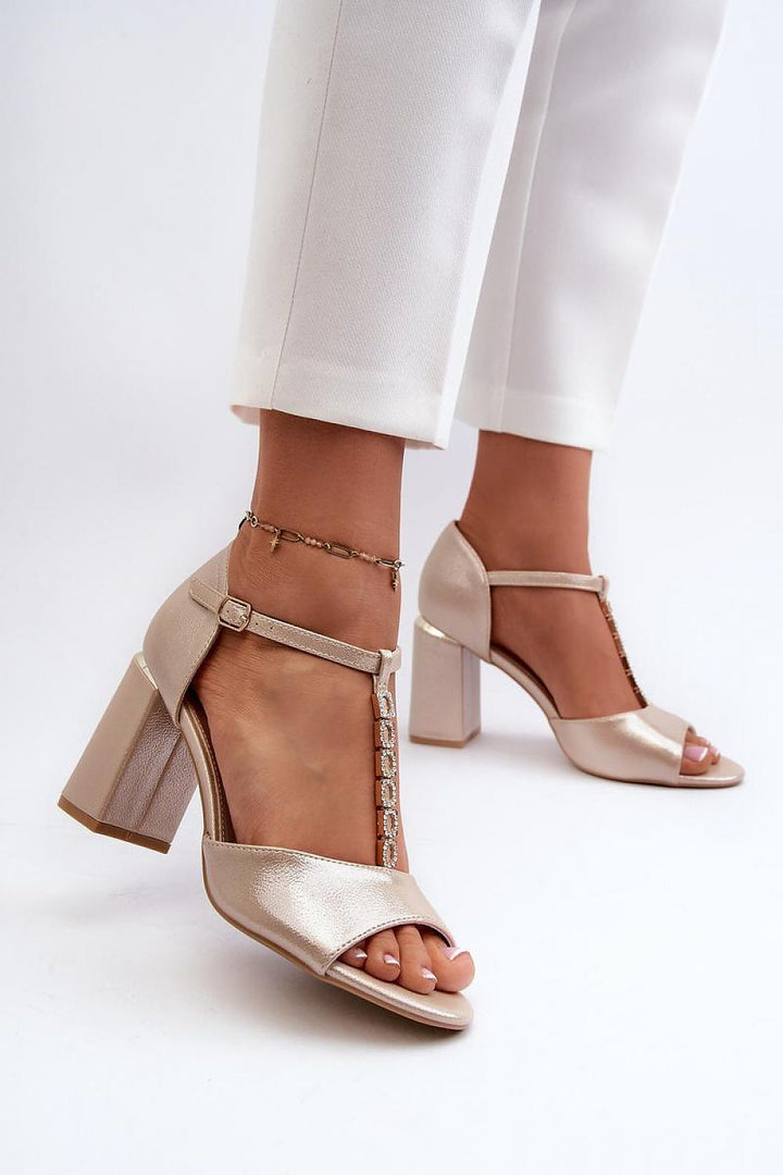 Heel sandals Step in style