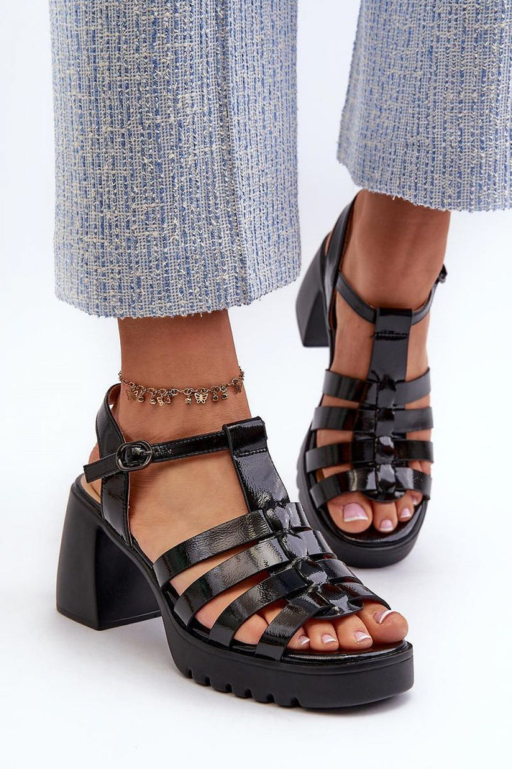 Heel sandals Step in style