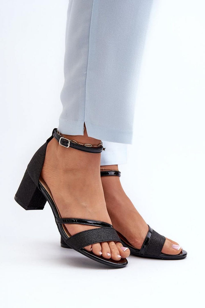 Heel sandals Step in style