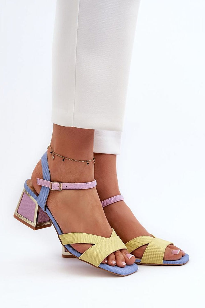 Heel sandals Step in style