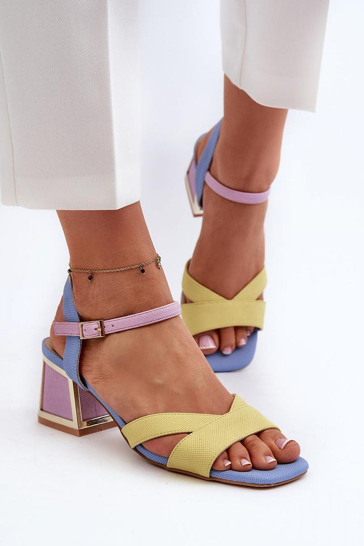 Heel sandals Step in style