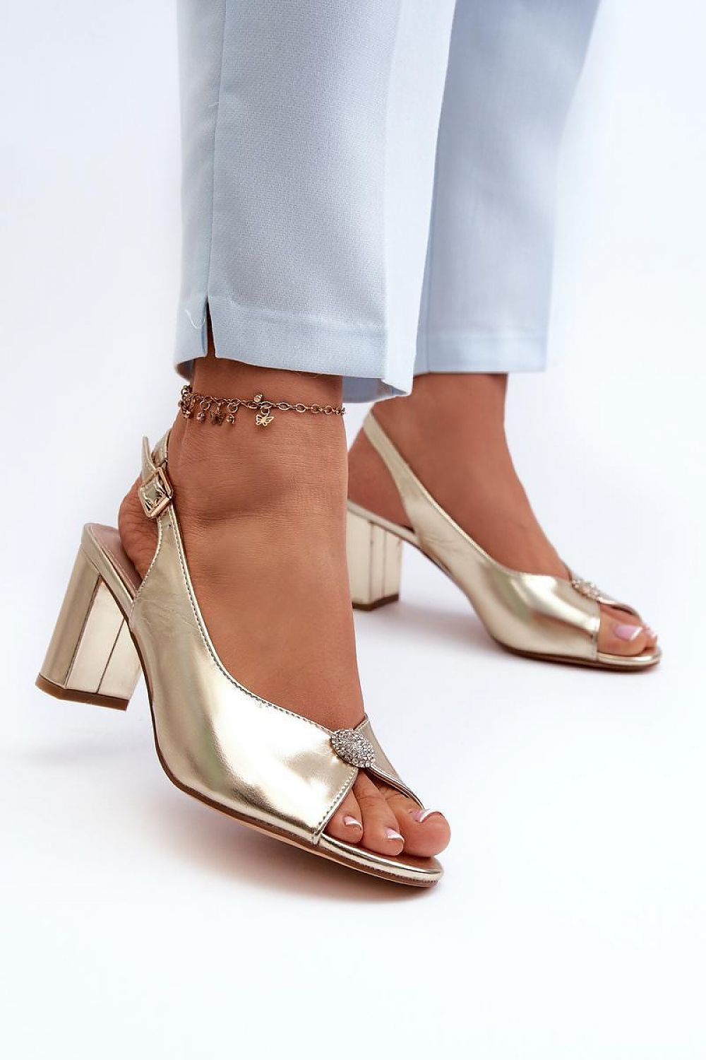 Heel sandals Step in style