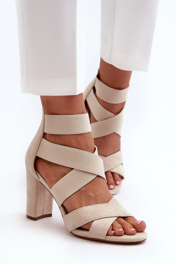 Heel sandals Step in style