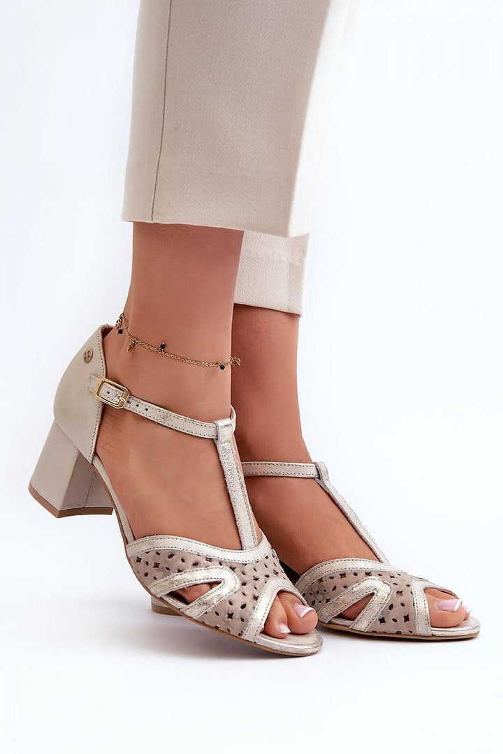 Heel sandals Step in style