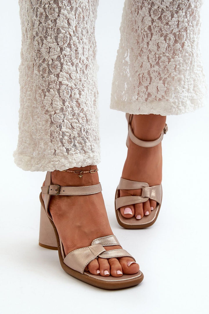 Heel sandals Step in style