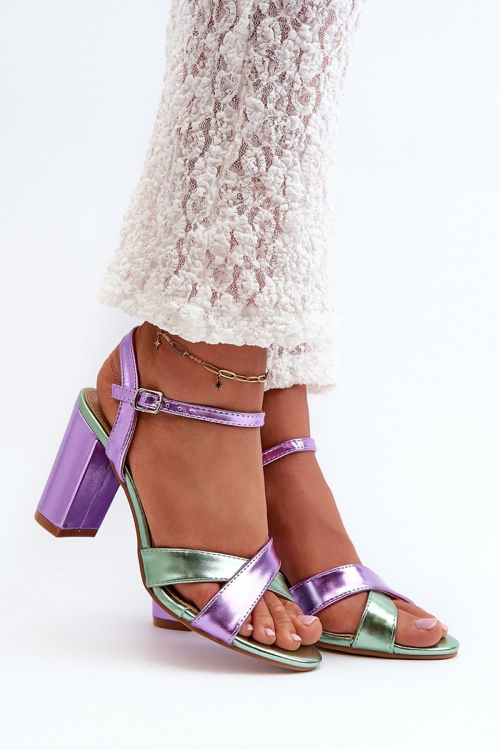 Heel sandals Step in style