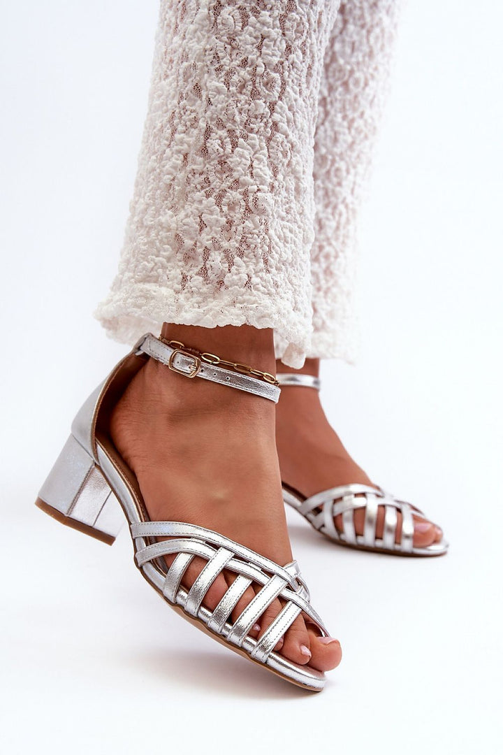 Heel sandals Step in style