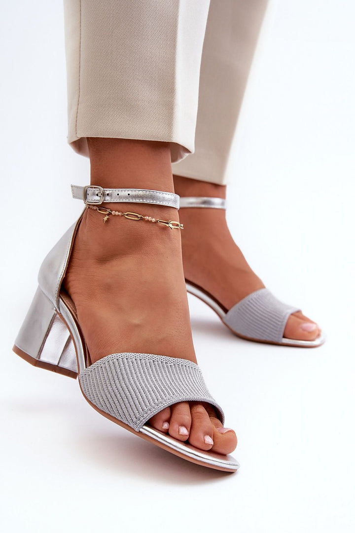 Heel sandals Step in style