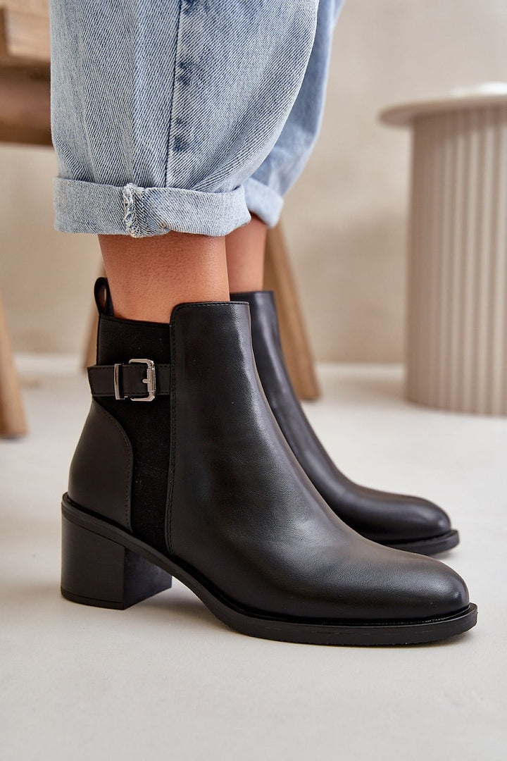 Heel boots Step in style