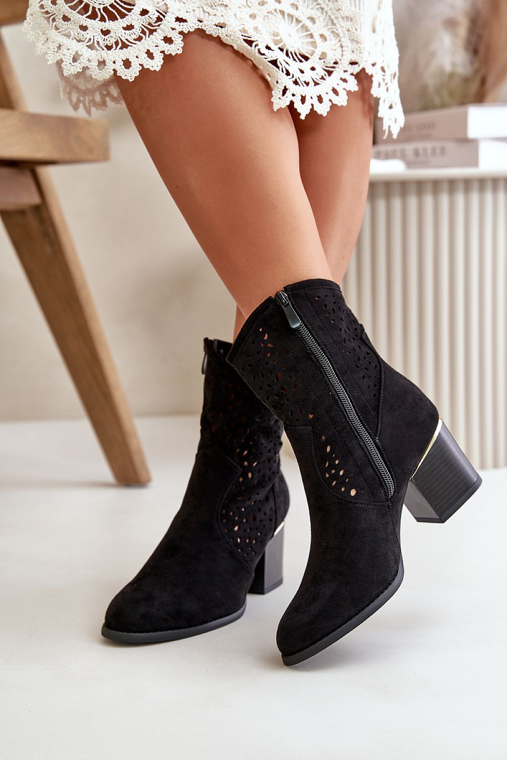 Heel boots Step in style