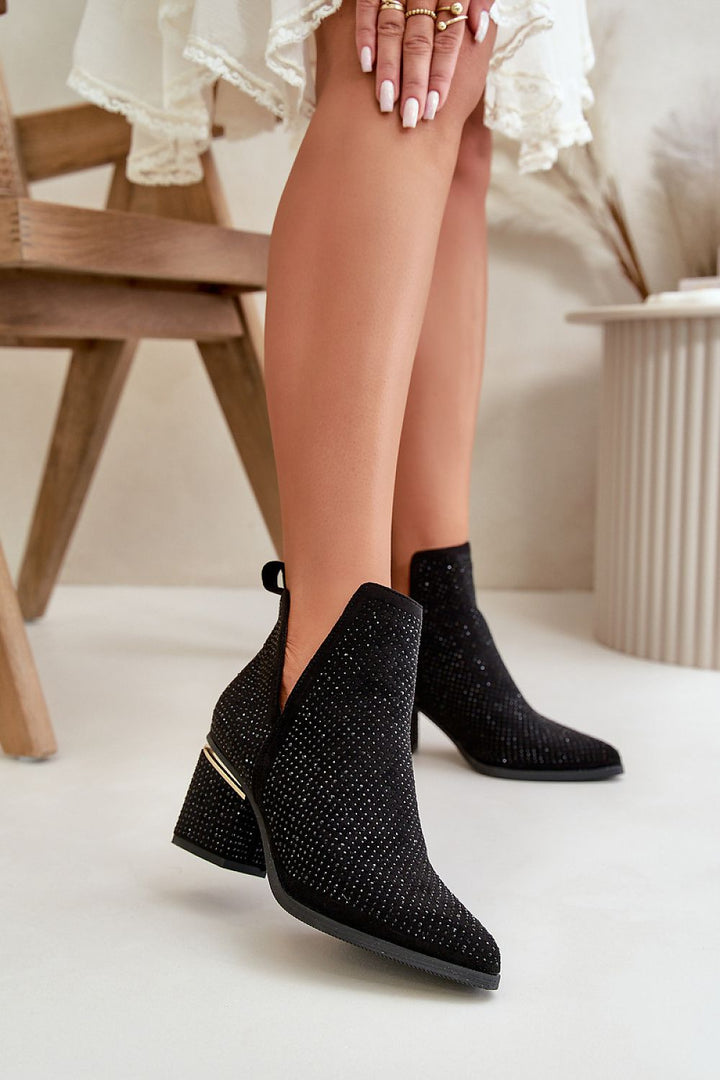 Heel boots Step in style