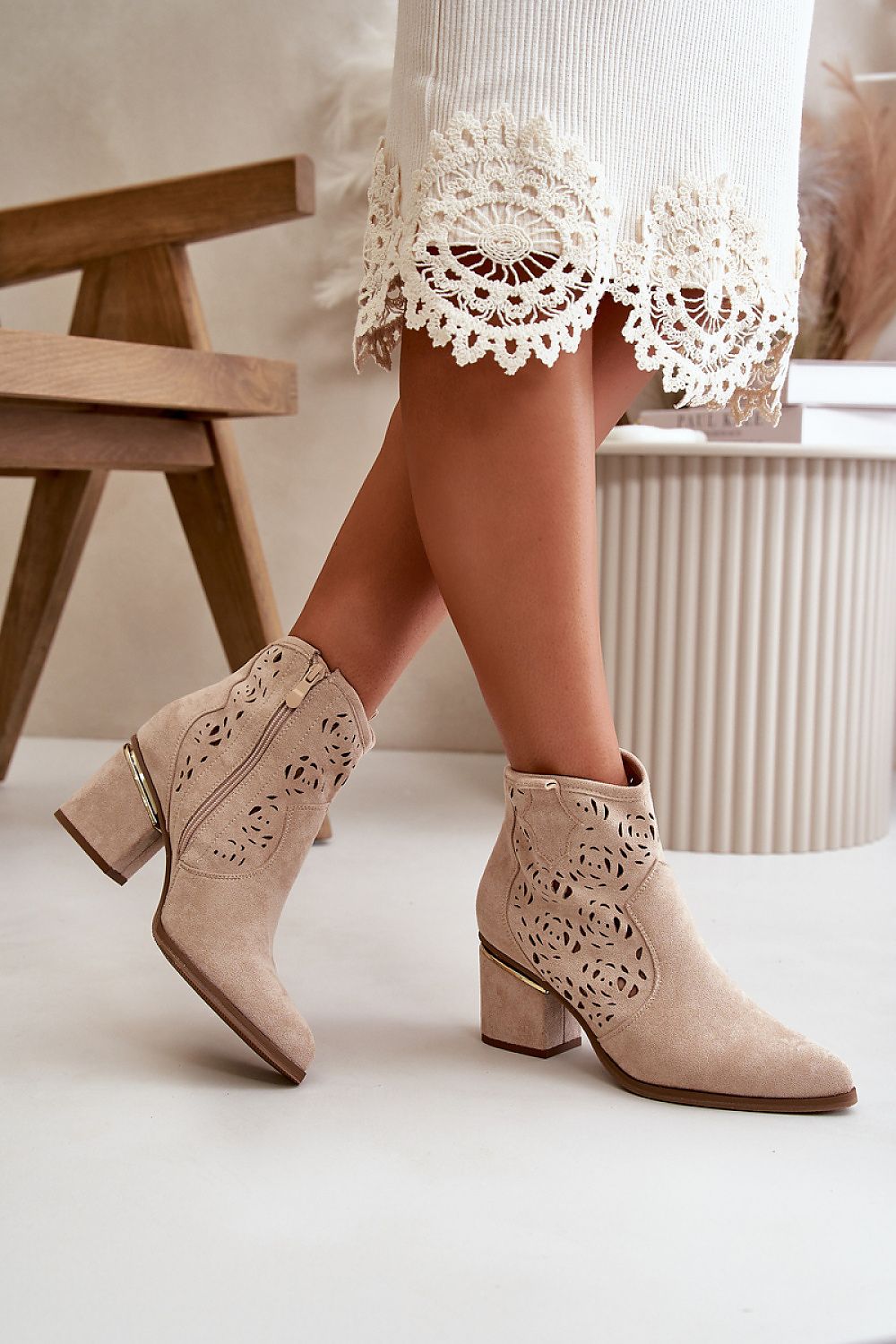 Heel boots Step in style