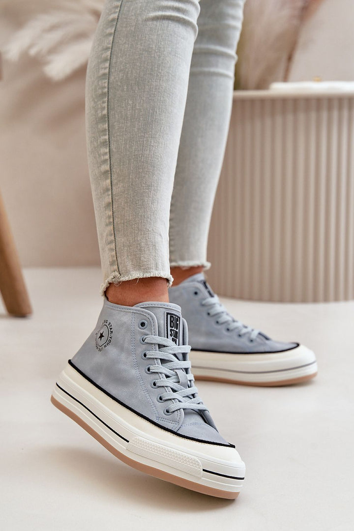 Sneakers Step in style