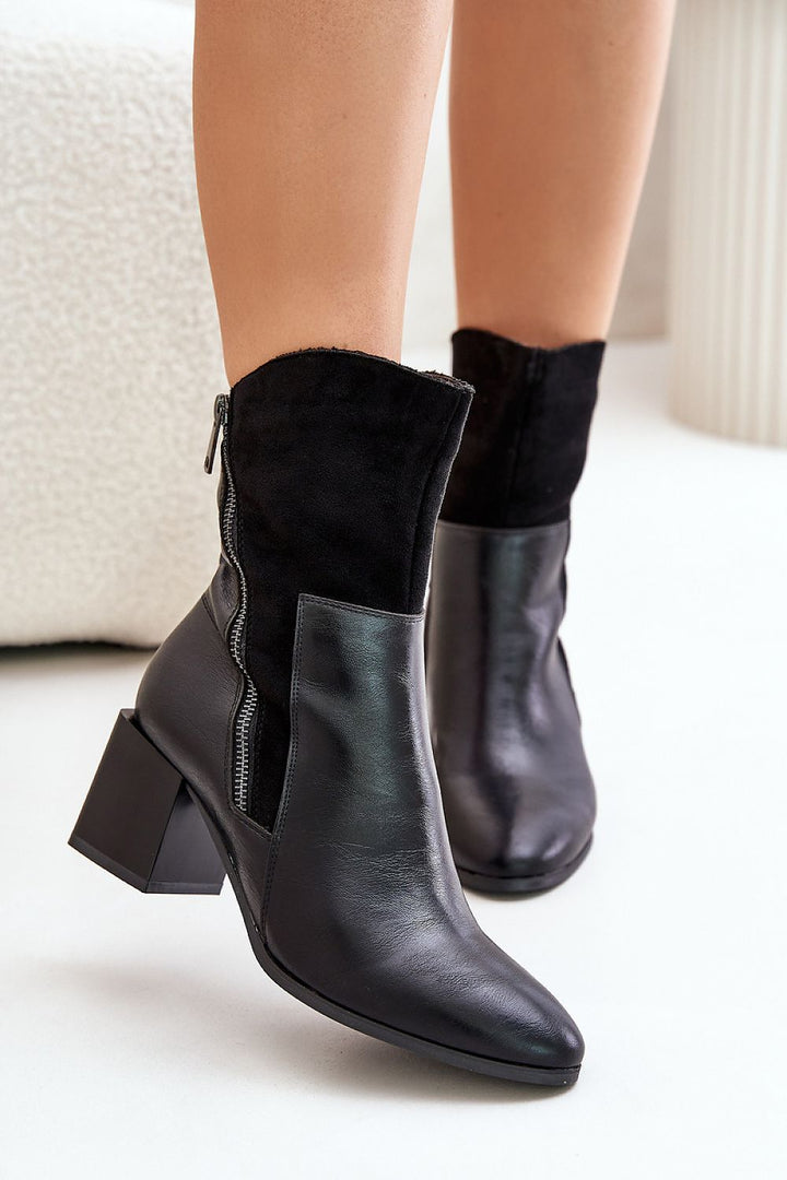 Heel boots Step in style