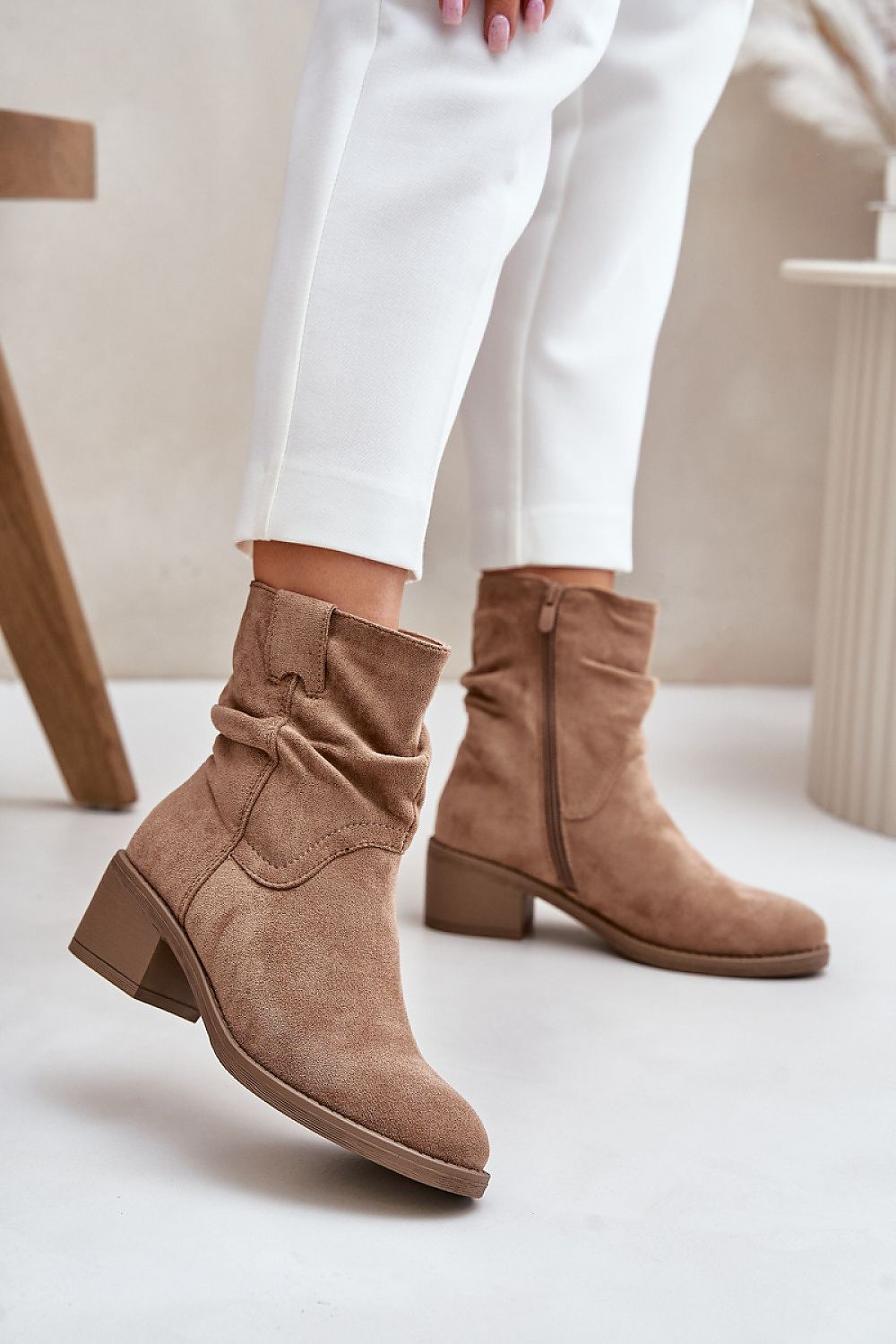 Heel boots Step in style