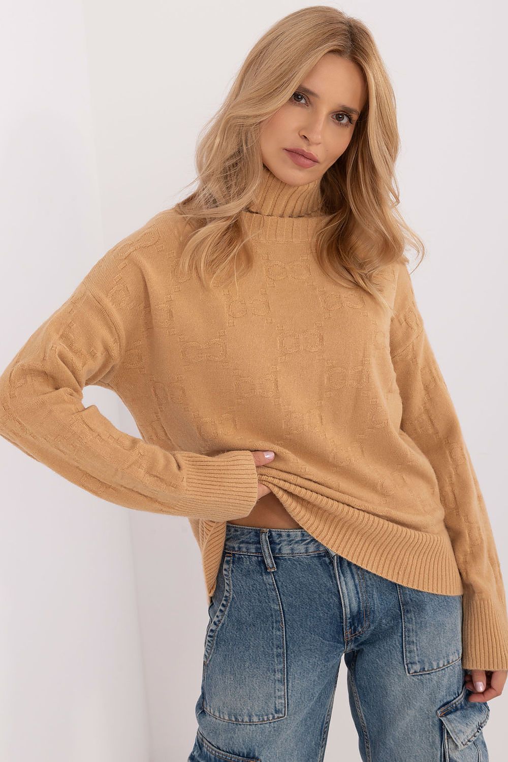  Turtleneck model 208281 AT 