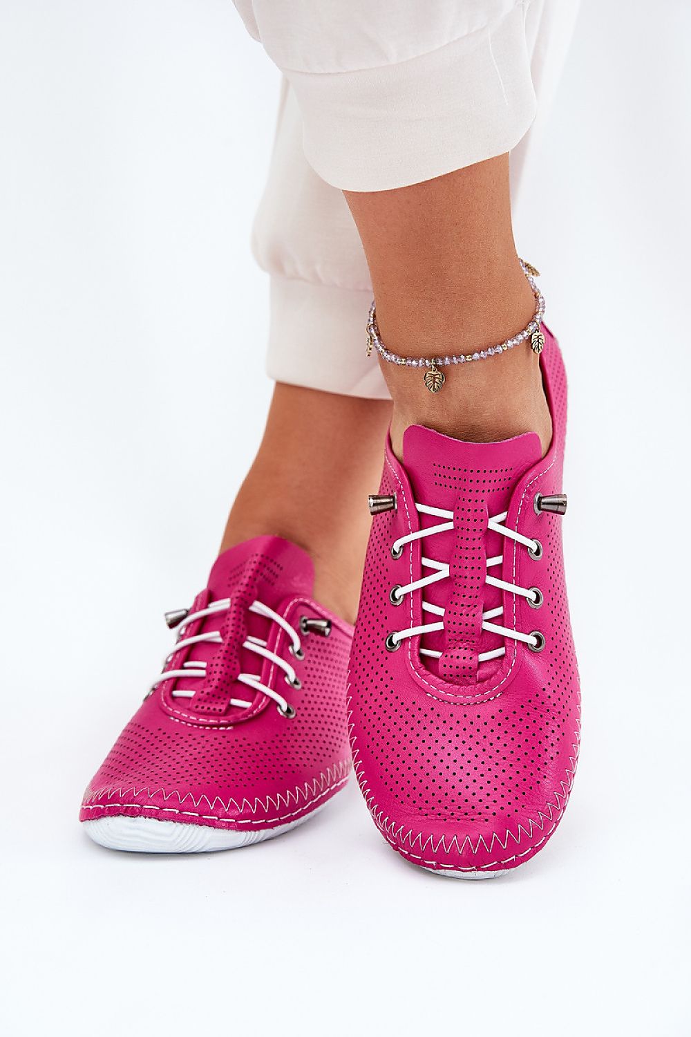  Low Shoes model 212561 Step in style 