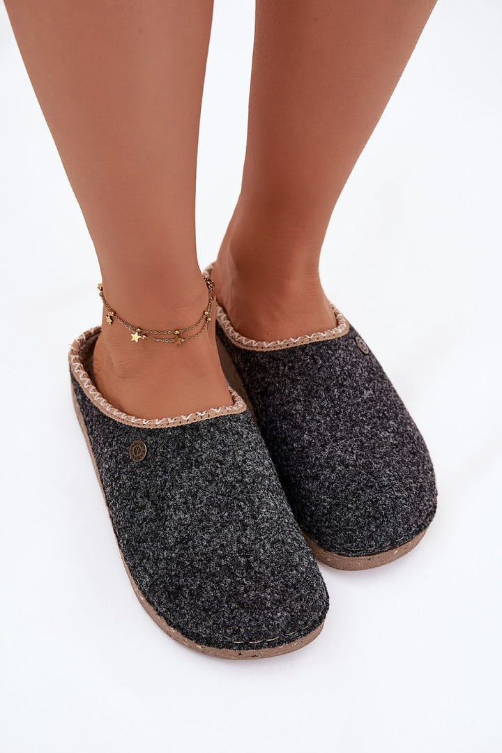  Slippers model 222277 Step in style 