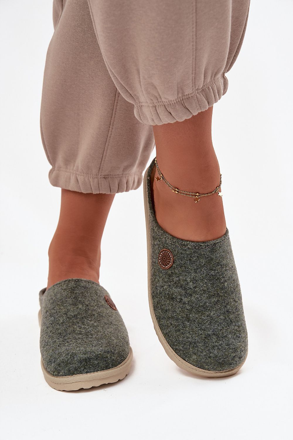  Slippers model 222292 Step in style 