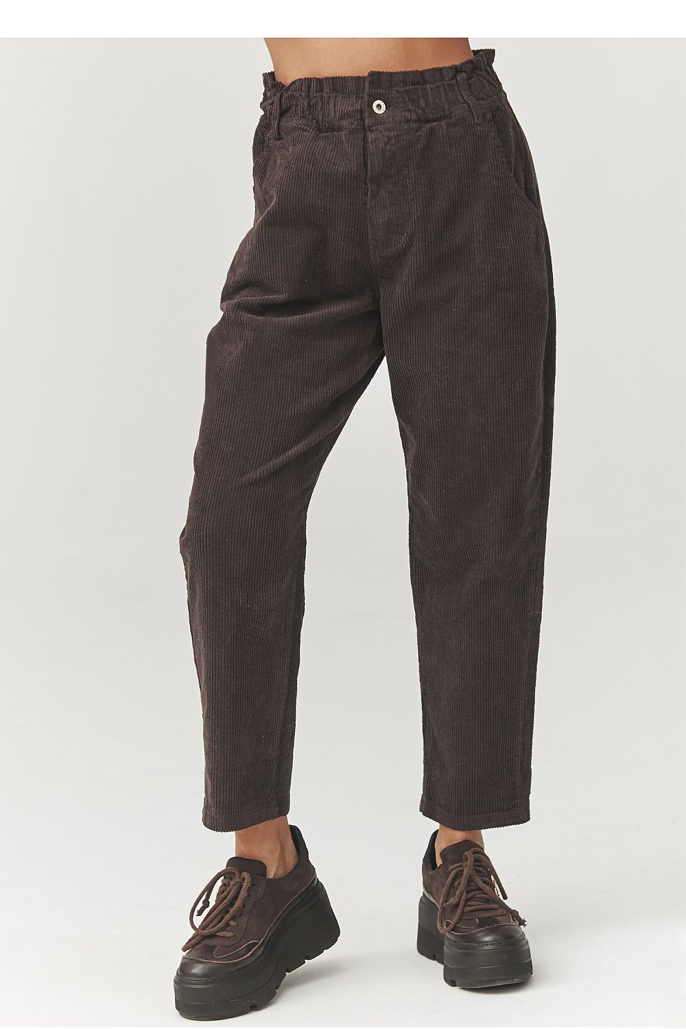  Women trousers model 223243 Makadamia 