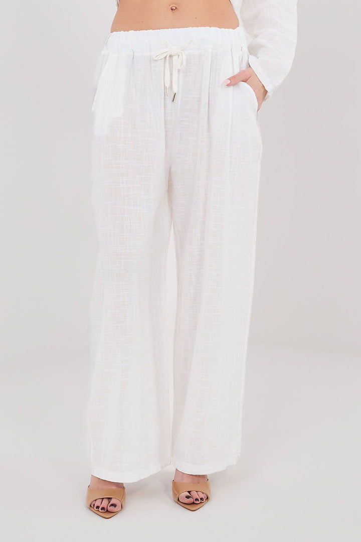  Women trousers model 225492 Italy Moda 