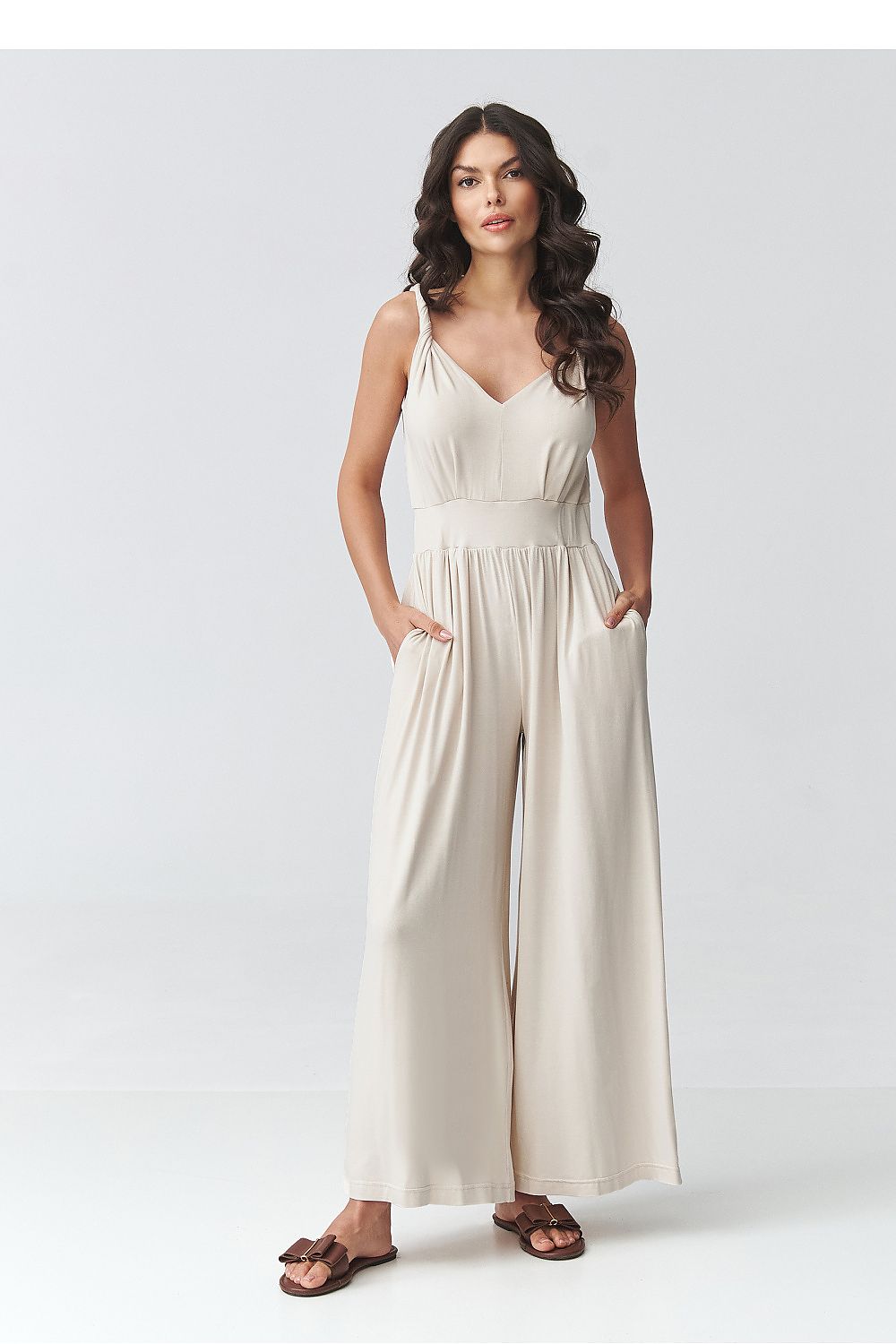  Suit model 225661 Makadamia 