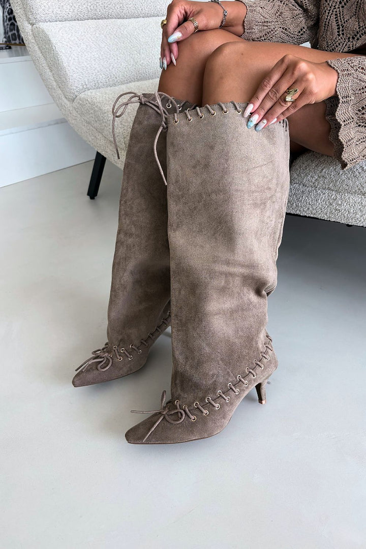  Heel boots model 230951 Step in style 