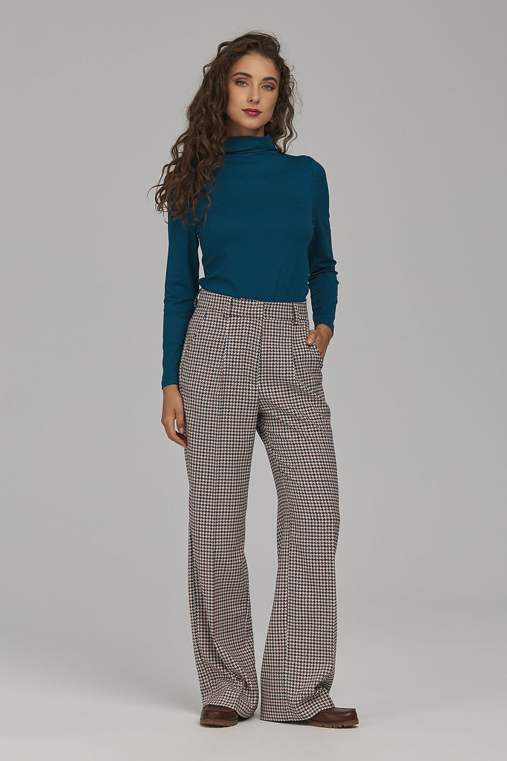  Women trousers model 231658 Nife 