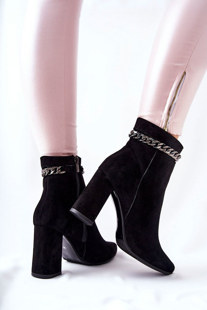 Heel boots Step in style