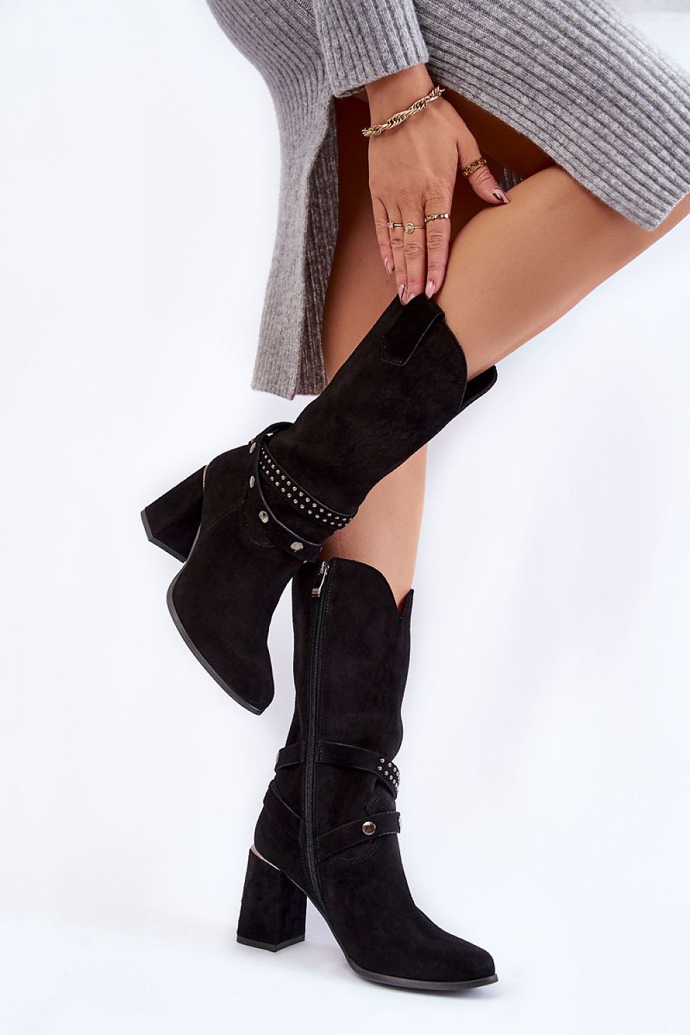 Heel boots Step in style