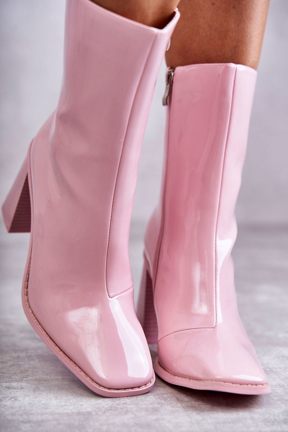 Heel boots Step in style