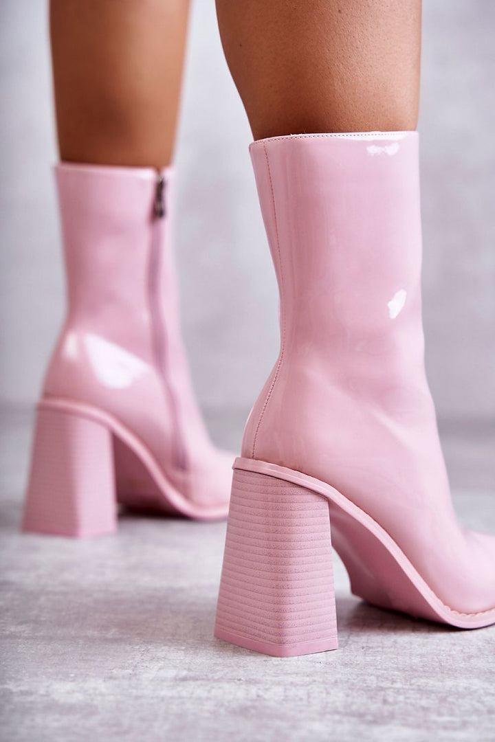 Heel boots Step in style