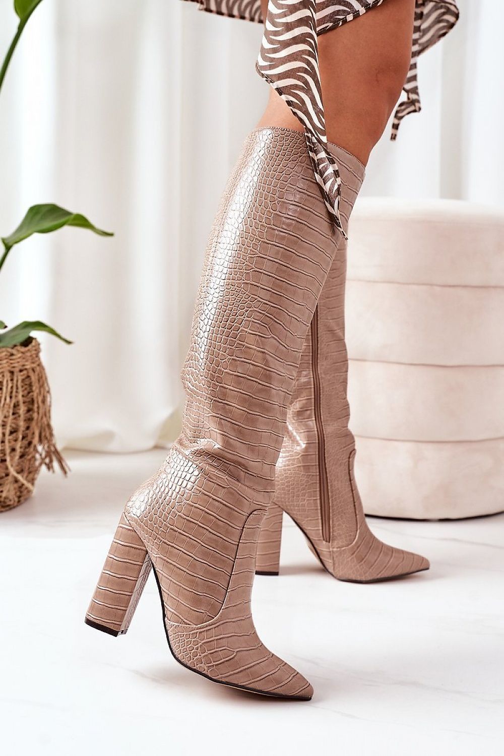 Heel boots Step in style