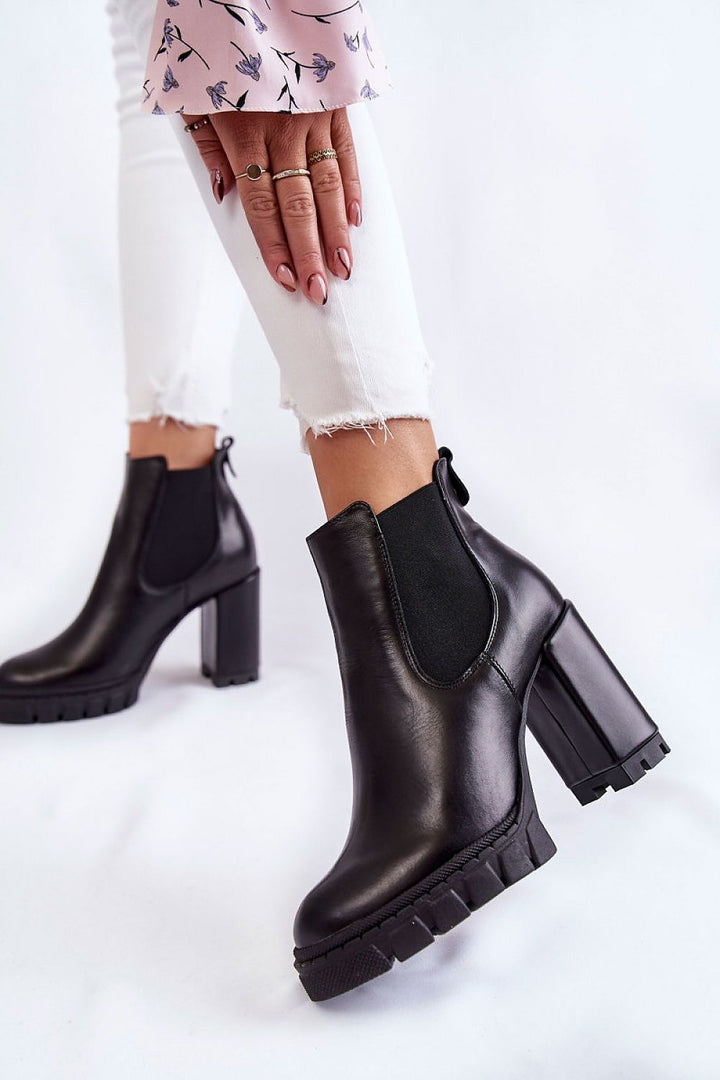 Heel boots Step in style