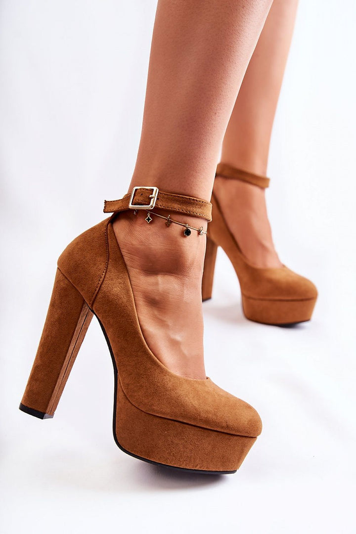 Heel pumps Step in style