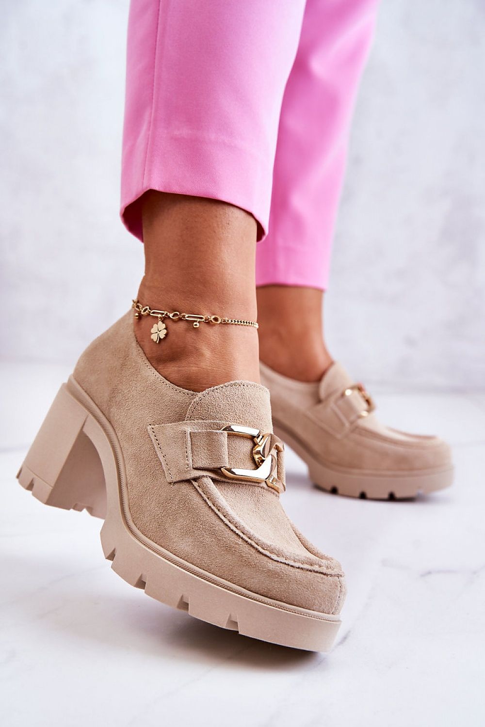 Heeled low shoes Step in style