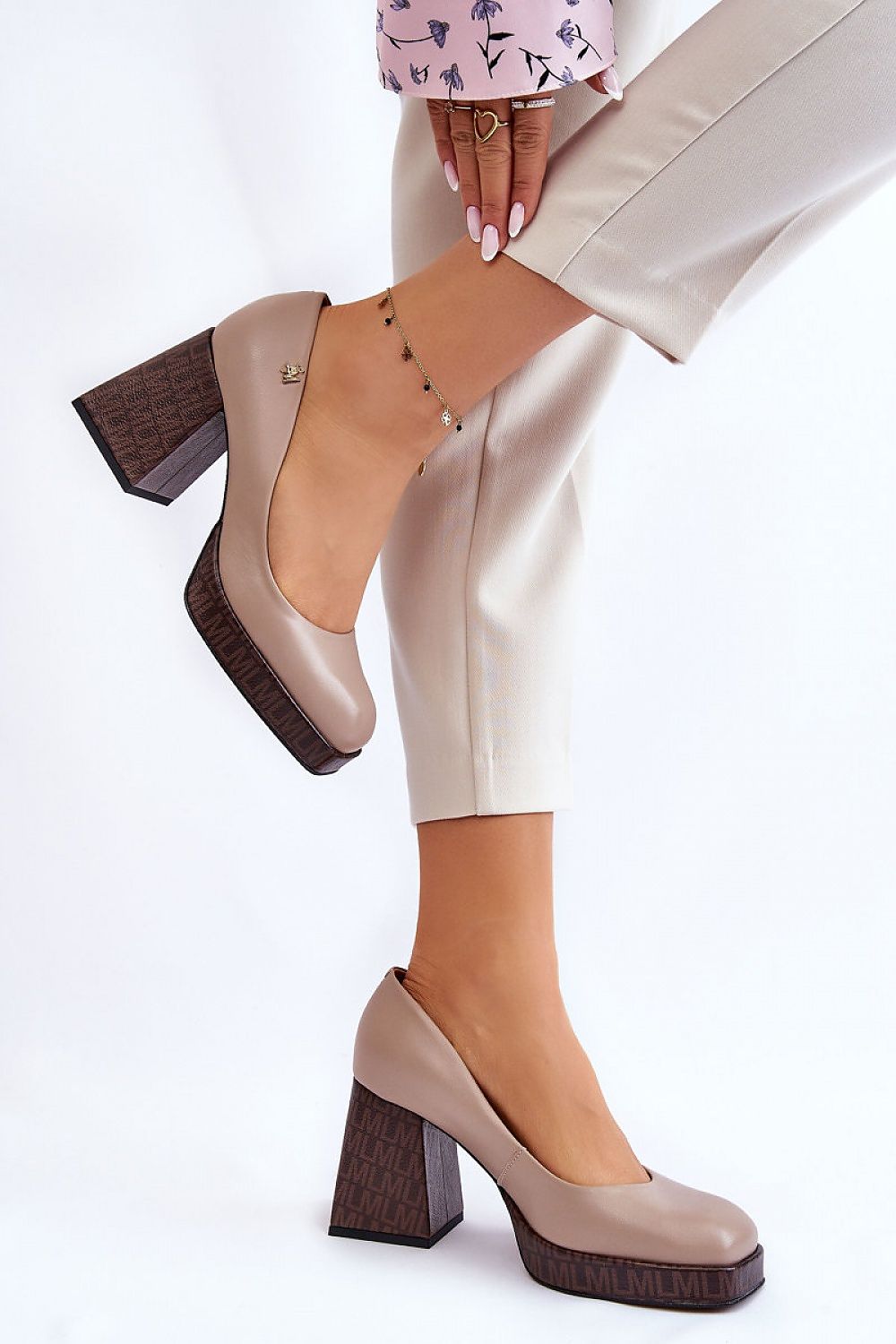 Block heel pumps Step in style