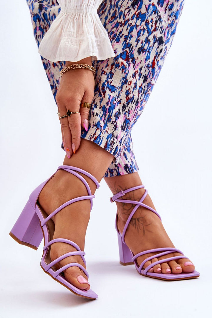 Heel sandals Step in style