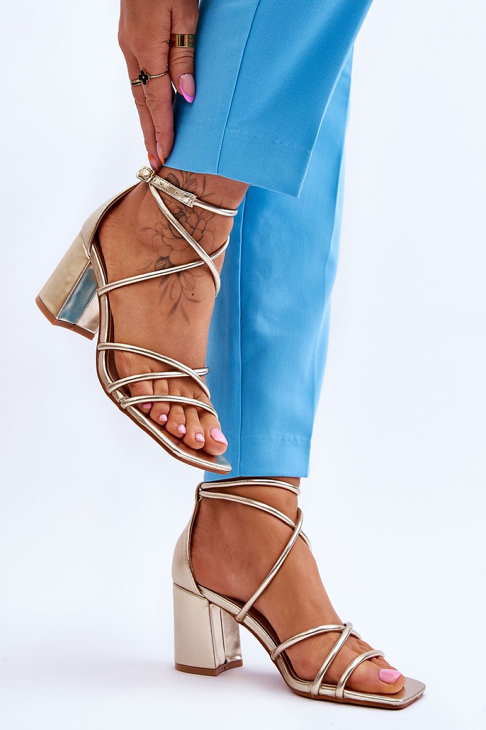 Heel sandals Step in style