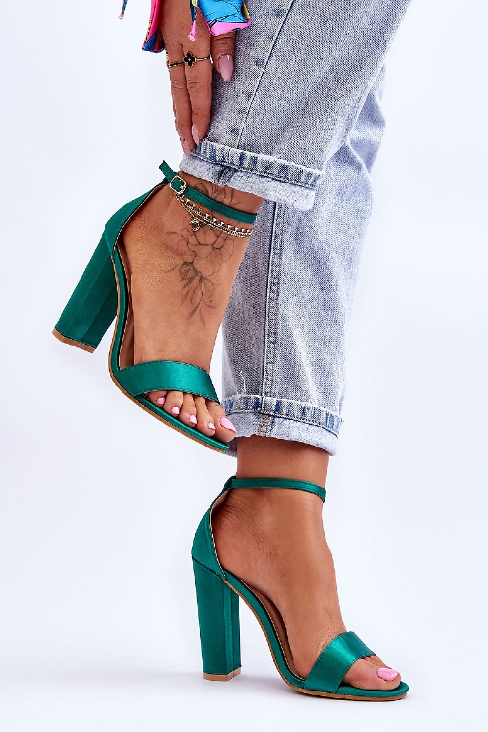 Heel sandals Step in style