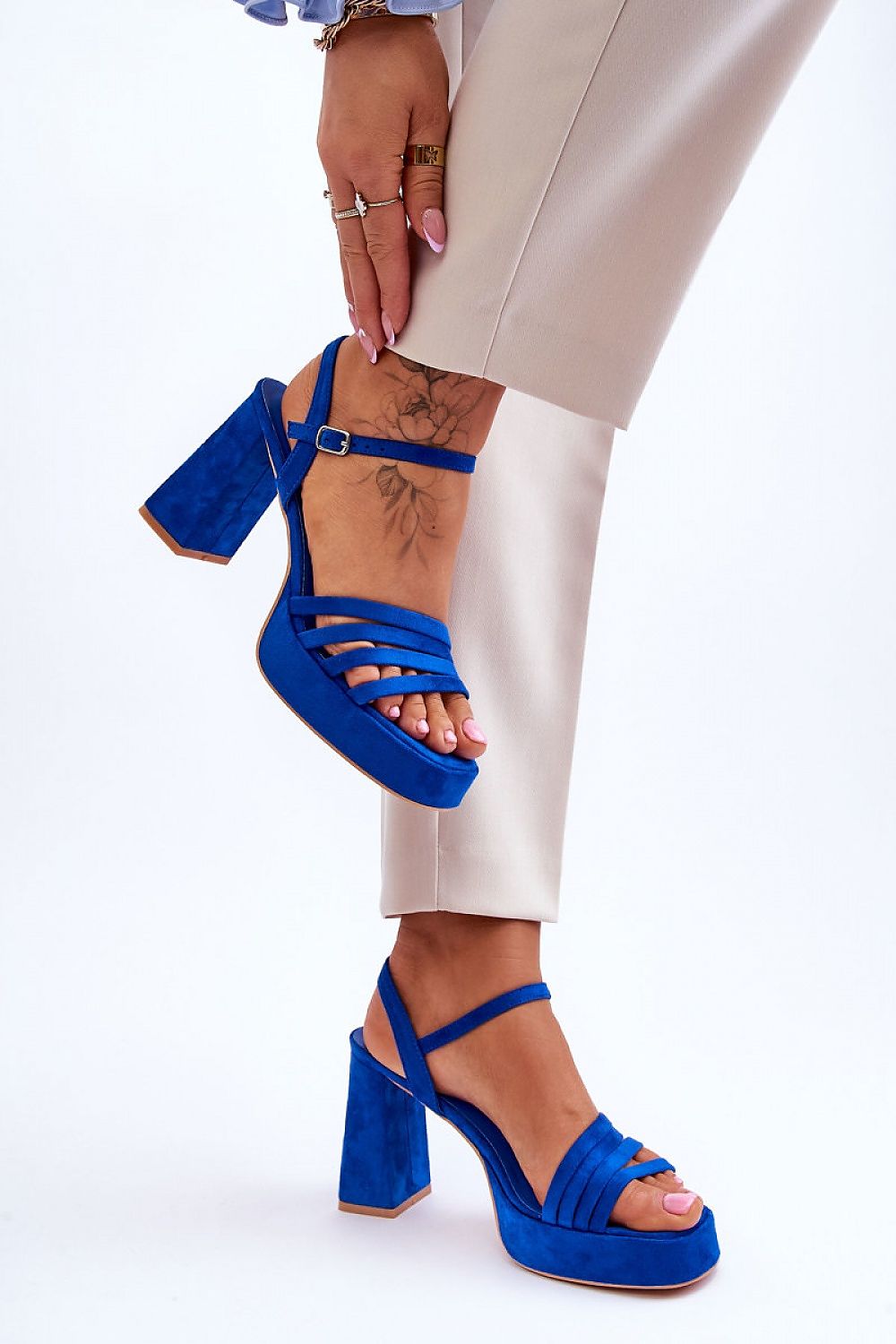 Heel sandals Step in style