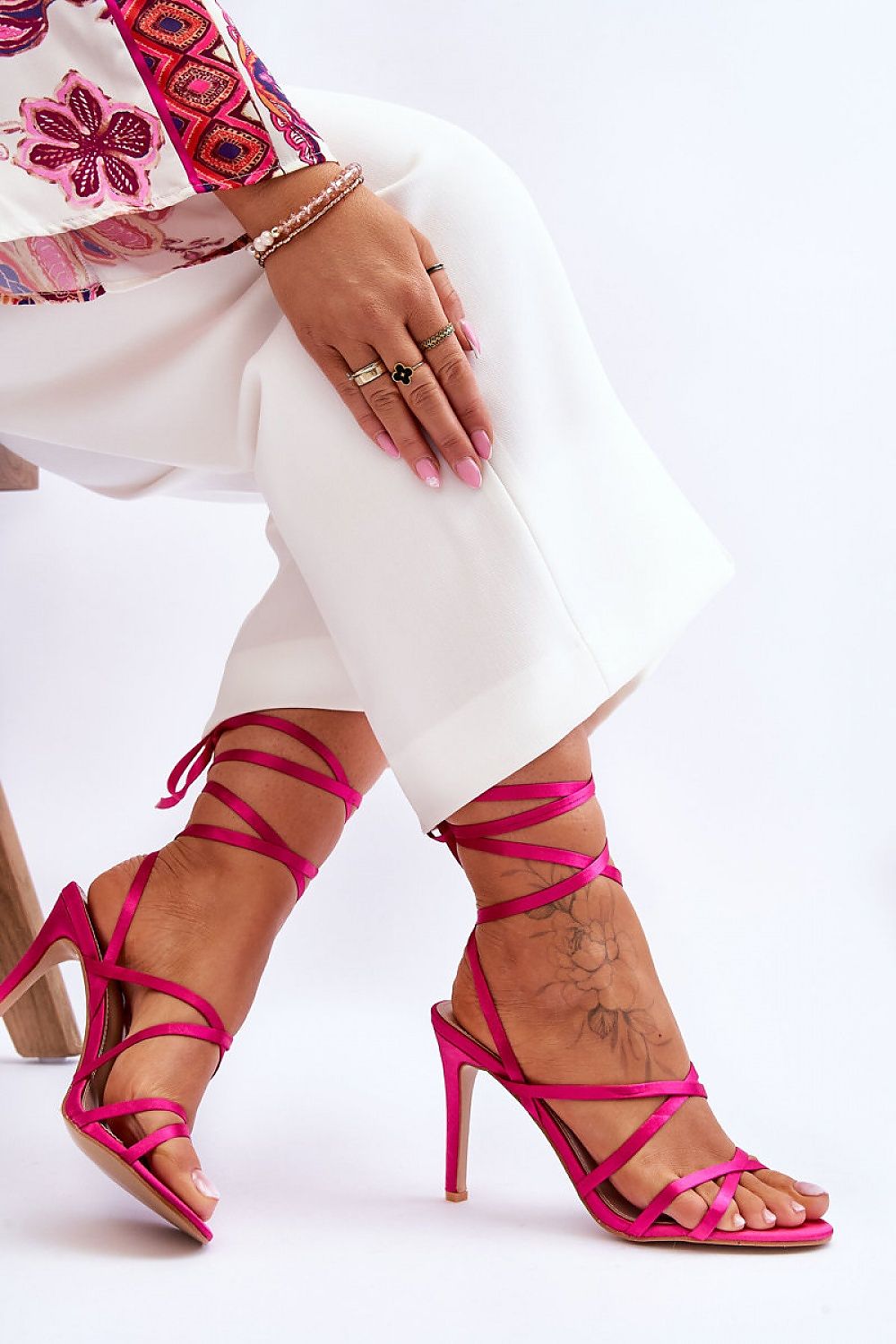 Strappy sandals Step in style