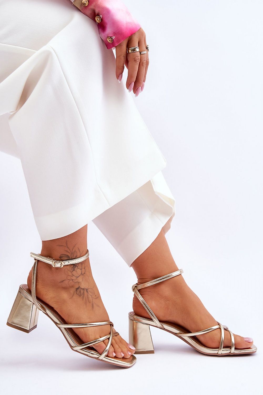 Heel sandals Step in style