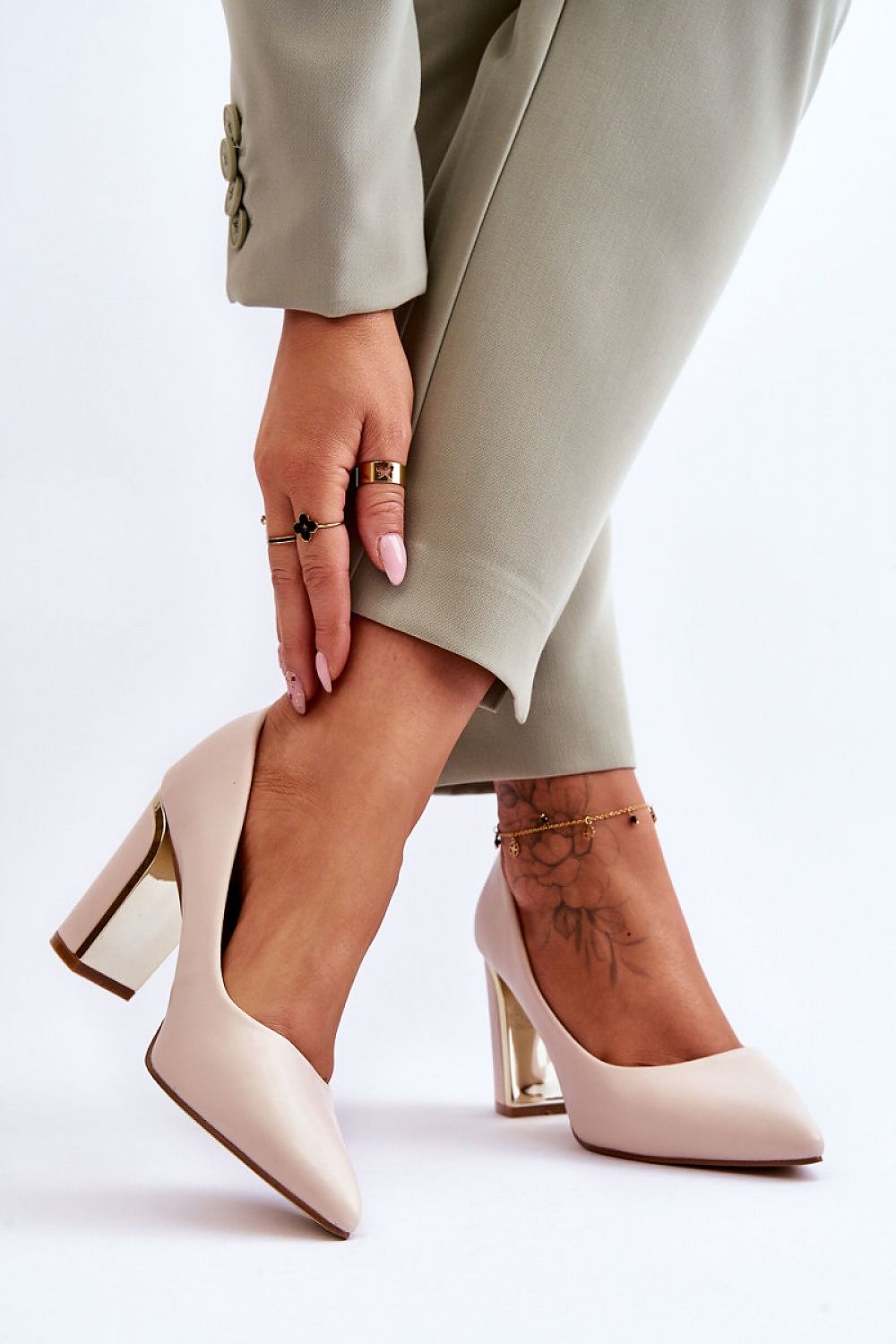 Block heel pumps Step in style