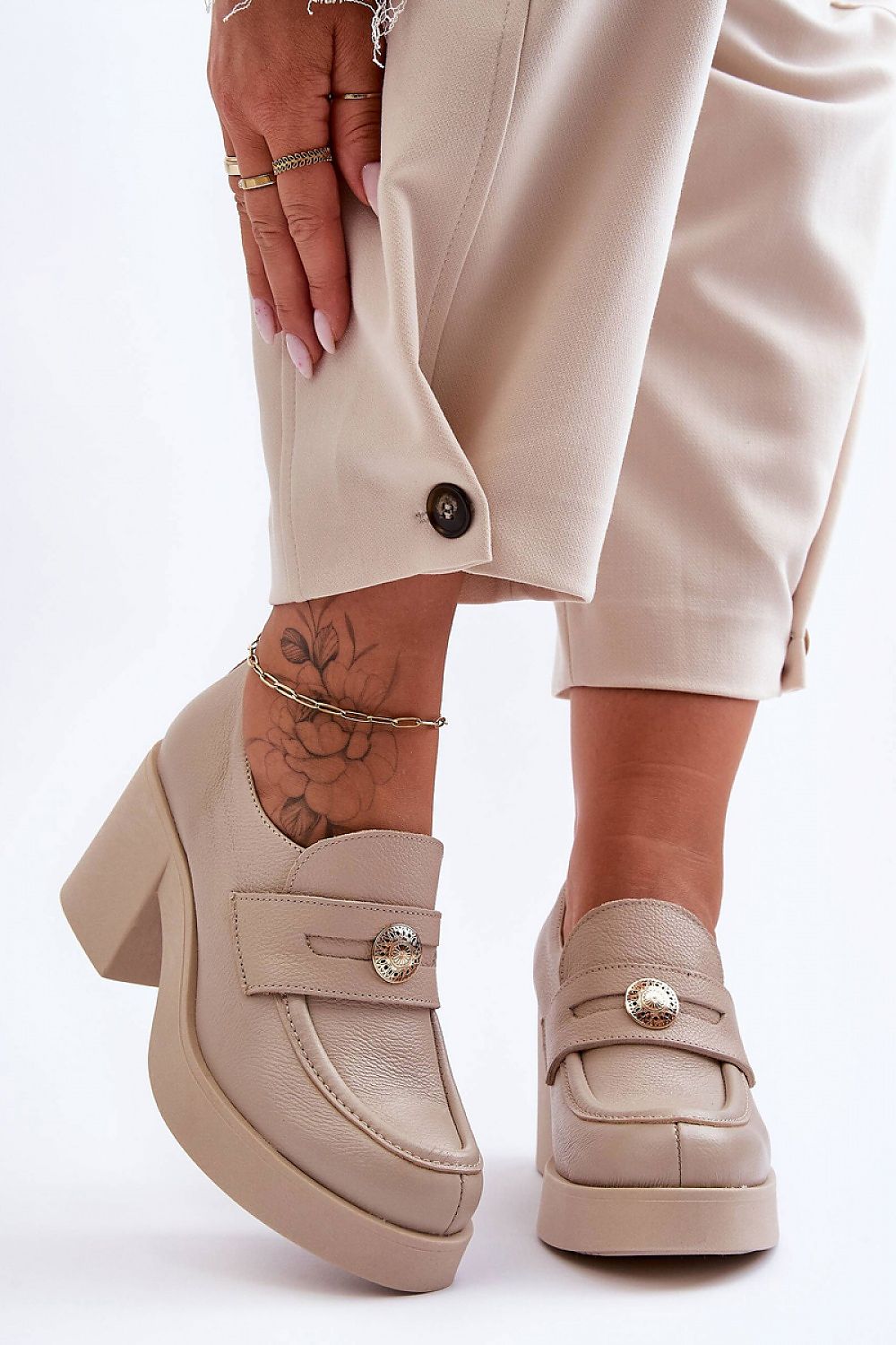 Heeled low shoes Step in style