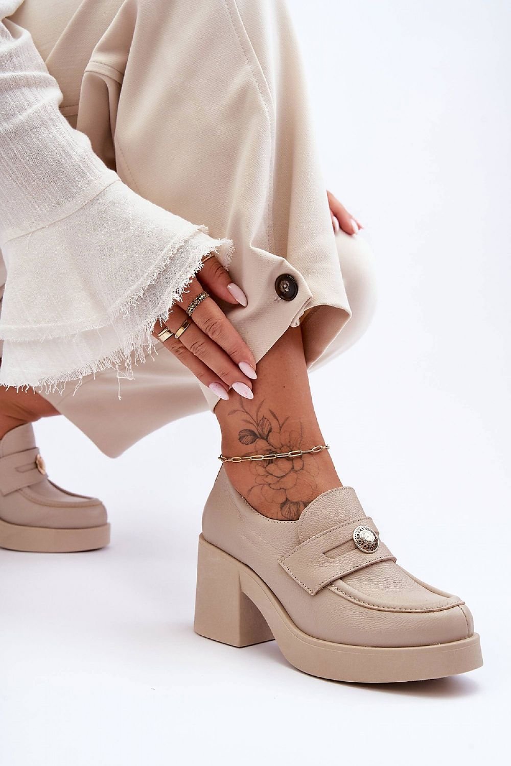 Heeled low shoes Step in style