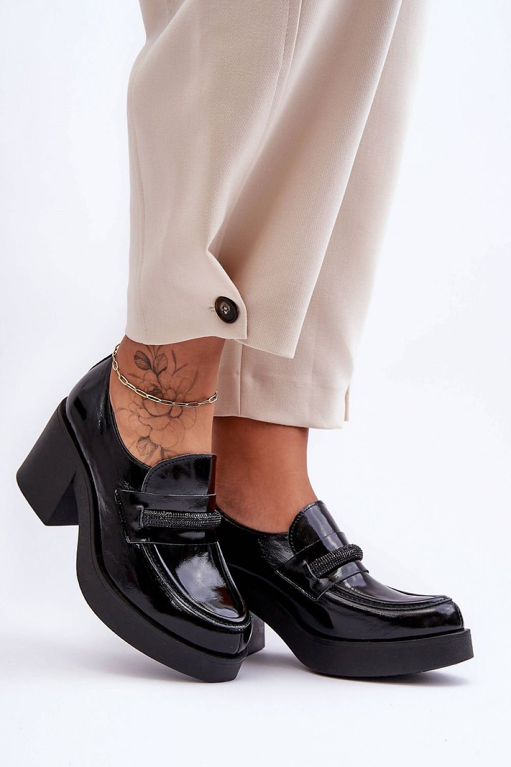 Heeled low shoes Step in style