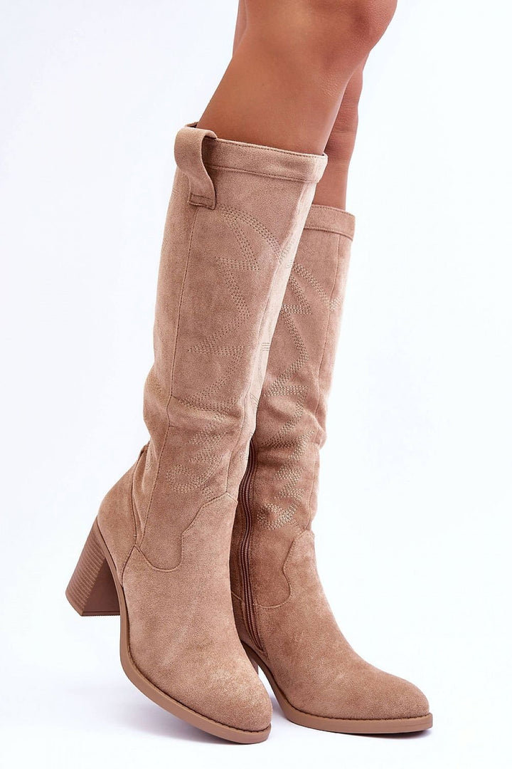 Heel boots Step in style