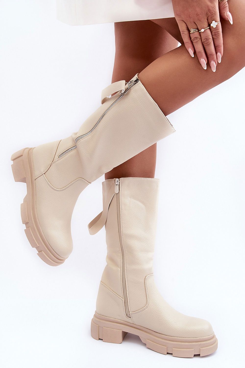 Thigh-Hight Boots Step in style