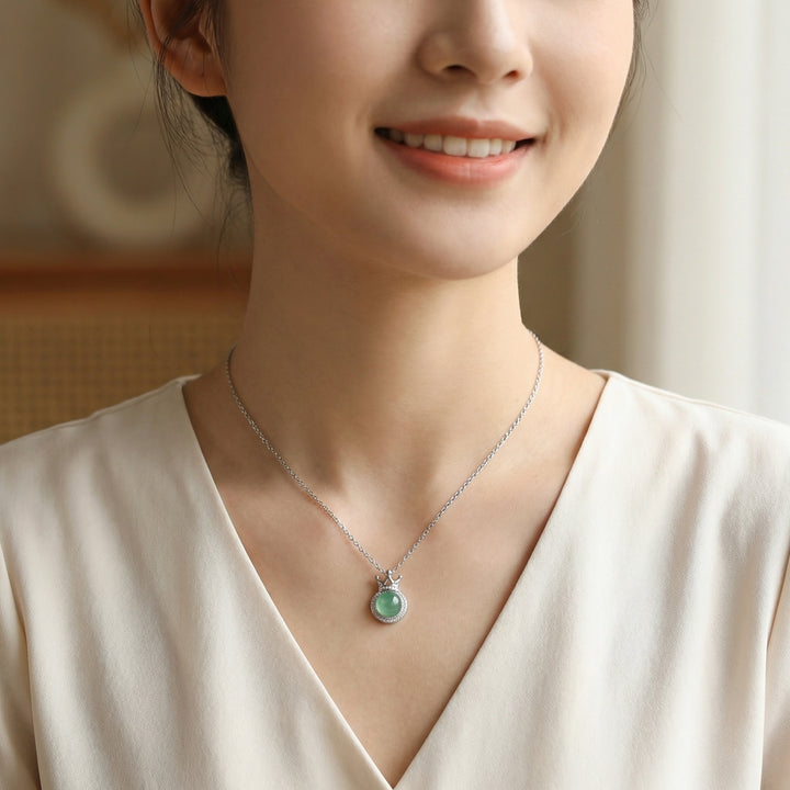 925 Sterling Silver Crown Necklace – Elegant Green Jade Pendant with Shimmering Halo